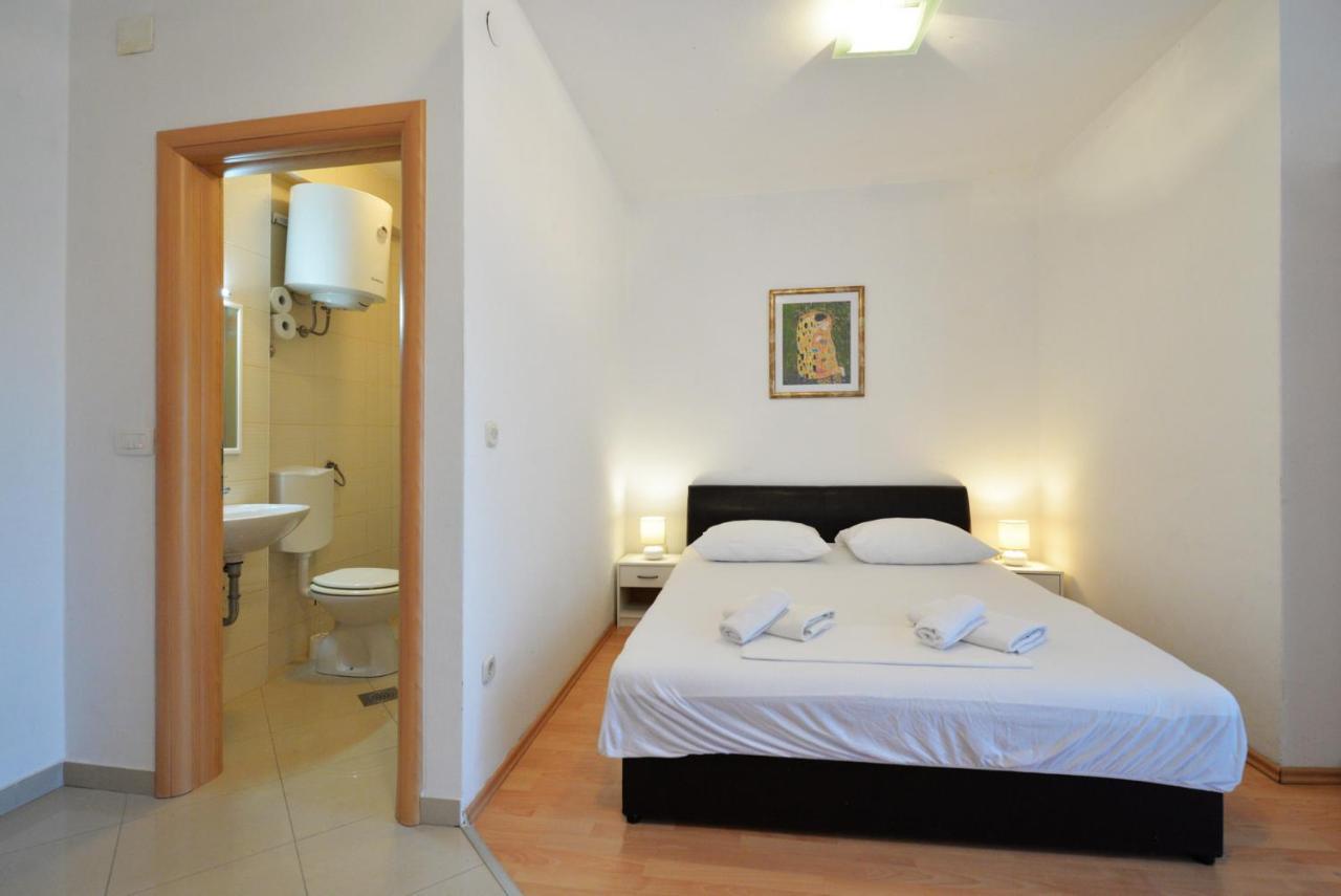 Apartmani Vedrana, Μούρτερ Εξωτερικό φωτογραφία