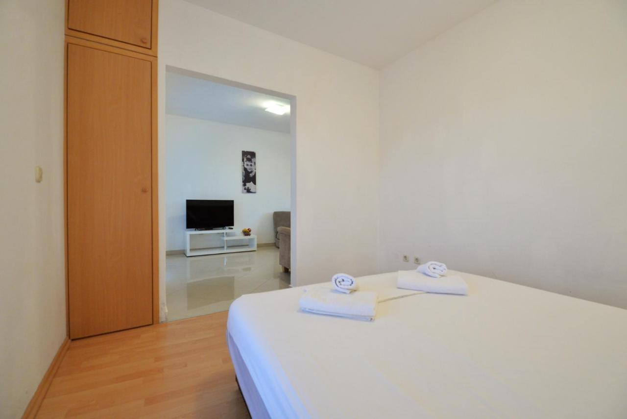 Apartmani Vedrana, Μούρτερ Εξωτερικό φωτογραφία