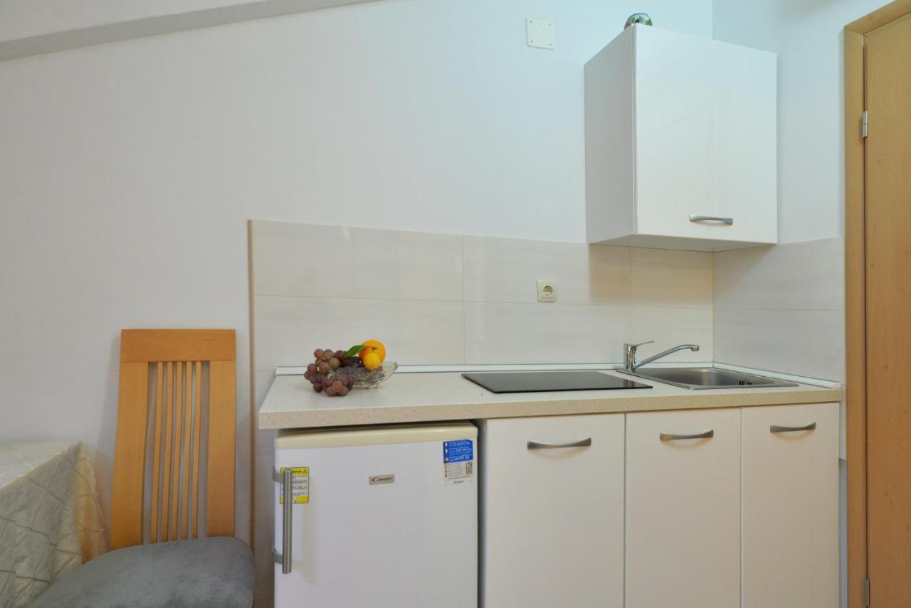 Apartmani Vedrana, Μούρτερ Εξωτερικό φωτογραφία