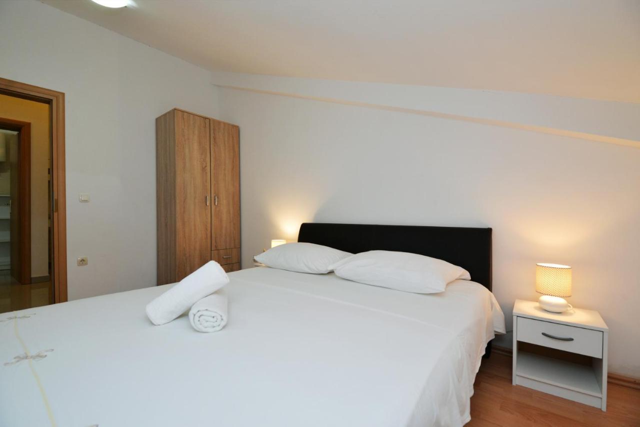 Apartmani Vedrana, Μούρτερ Εξωτερικό φωτογραφία