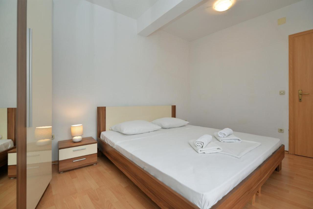 Apartmani Vedrana, Μούρτερ Εξωτερικό φωτογραφία