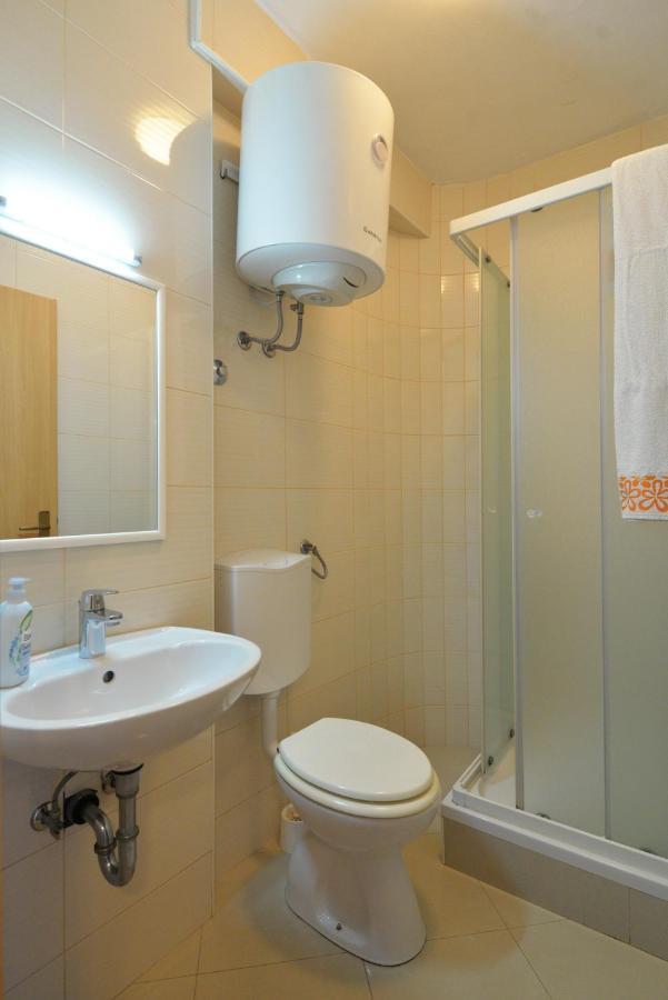 Apartmani Vedrana, Μούρτερ Εξωτερικό φωτογραφία
