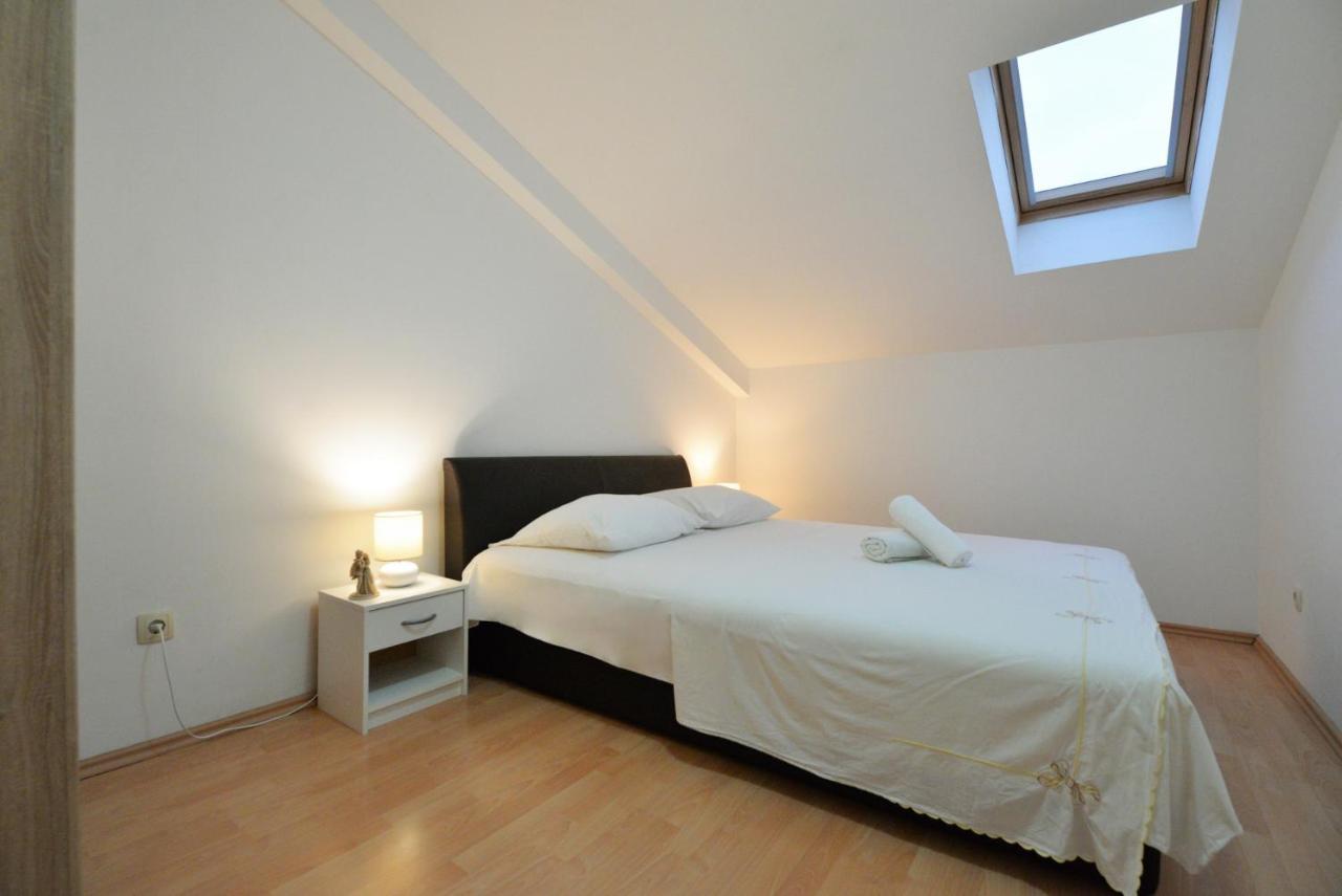Apartmani Vedrana, Μούρτερ Εξωτερικό φωτογραφία