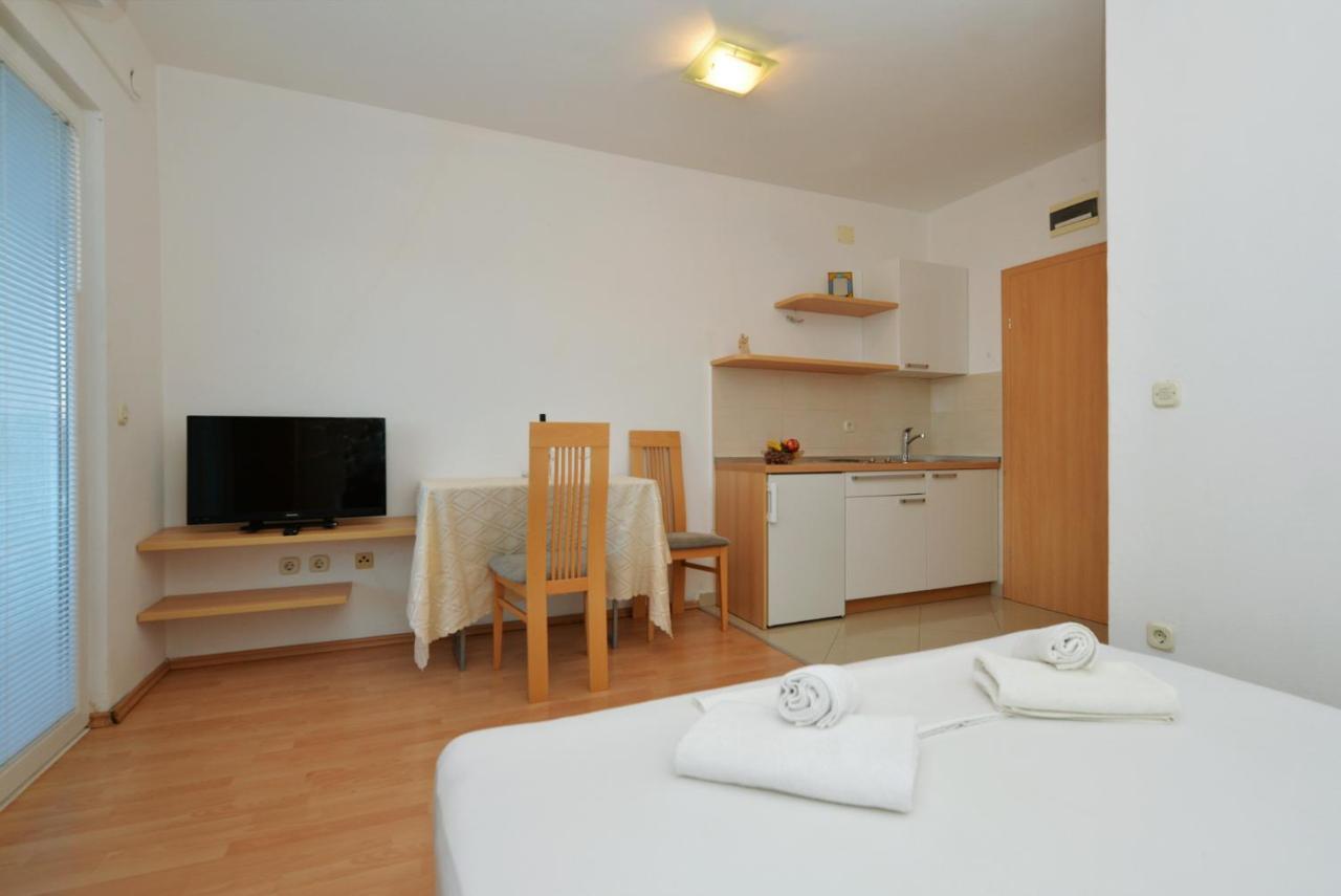 Apartmani Vedrana, Μούρτερ Εξωτερικό φωτογραφία