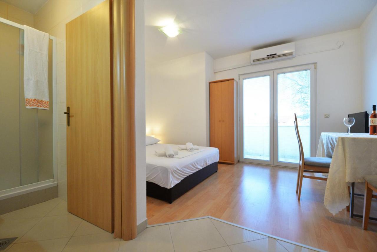 Apartmani Vedrana, Μούρτερ Εξωτερικό φωτογραφία