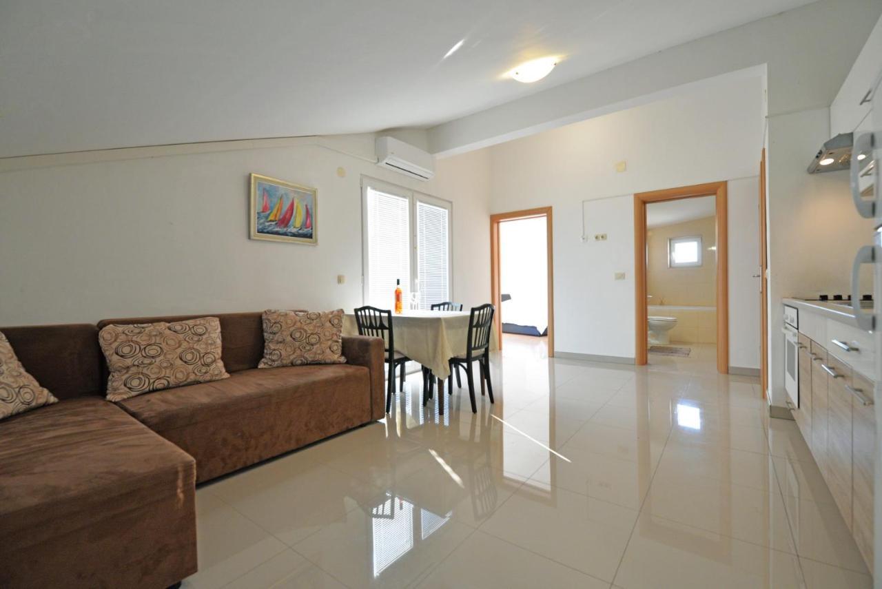 Apartmani Vedrana, Μούρτερ Εξωτερικό φωτογραφία