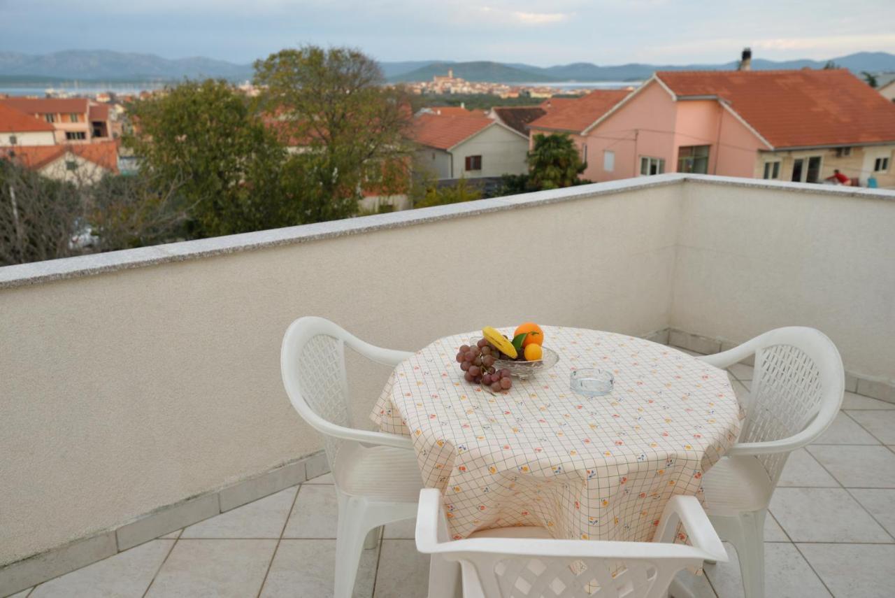Apartmani Vedrana, Μούρτερ Εξωτερικό φωτογραφία