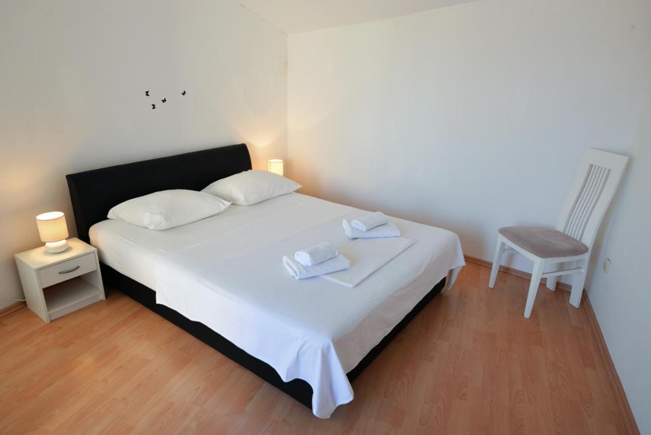 Apartmani Vedrana, Μούρτερ Εξωτερικό φωτογραφία